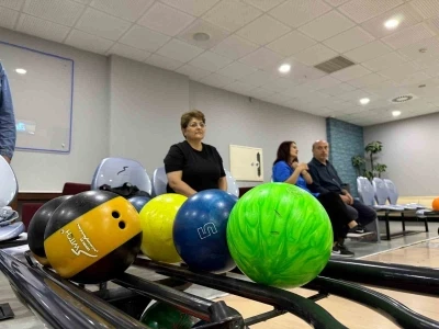 &Ccedil;orum&rsquo;da anneler bowling etkinliğinde buluşturdu
