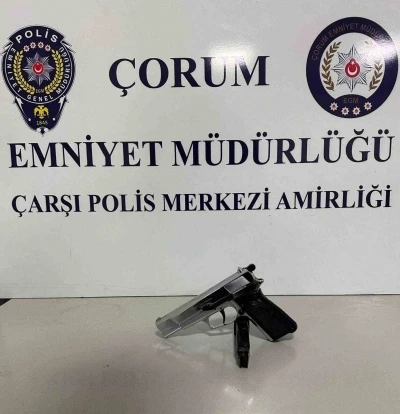 &Ccedil;orum&rsquo;da aranan 2 şahıs yakalandı
