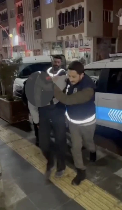 &Ccedil;orum&rsquo;da aranan 2 şahıs yakalandı
