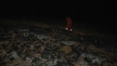 Çorum’da arazi yangının ormana sıçramasını ekipler önledi
