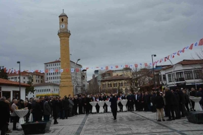&Ccedil;orum&rsquo;da bayramlaşma t&ouml;renine yoğun katılım
