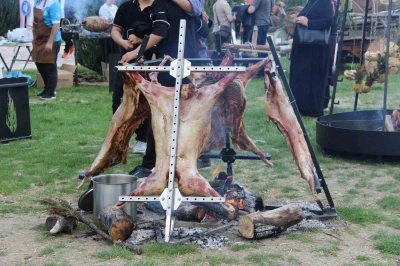 &Ccedil;orum&rsquo;da gastronomi ş&ouml;leni hem damaklara hem g&ouml;zlere hitap etti

