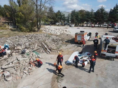 Çorum’da gerçeğini aratmayan yangın ve tahliye tatbikatı
