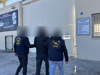 Çorum’da JASAT ekipleri 7 ayrı suçtan aranan firariyi yakaladı
