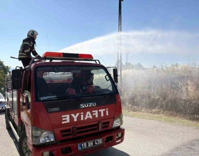 &Ccedil;orum&rsquo;da otluk alanda &ccedil;ıkan yangın s&ouml;nd&uuml;r&uuml;ld&uuml;
