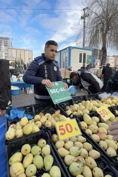 &Ccedil;orum&rsquo;da semt pazarlarında "se&ccedil;-al" d&ouml;nemi başladı
