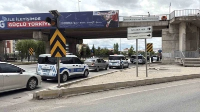 &Ccedil;orum&rsquo;da &uuml;st ge&ccedil;itten atlayan kadın yaralandı
