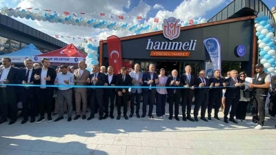 &Ccedil;orum&rsquo;da yerel &uuml;reticilerin &uuml;r&uuml;nlerini vatandaşlarla buluşturan market hizmete a&ccedil;ıldı

