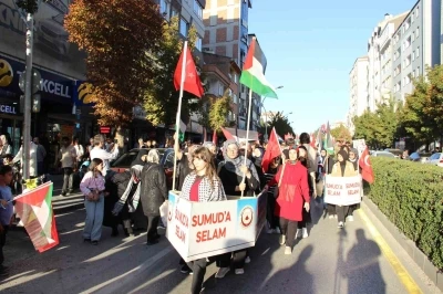 Çorum’da yüzlerce kişi Gazze için tek yürek oldu
