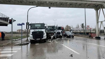 &Ccedil;ubuk&rsquo;ta beton mikserleri &ccedil;arpıştı: 1 yaralı
