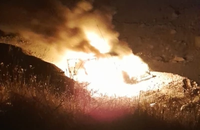 Çukurca’da alev alan araç kullanılamaz hale geldi
