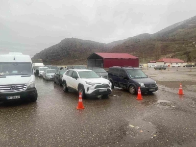 &Ccedil;ukurca &Uuml;z&uuml;ml&uuml; Sınır Kapısı&rsquo;nda sistem arızası
