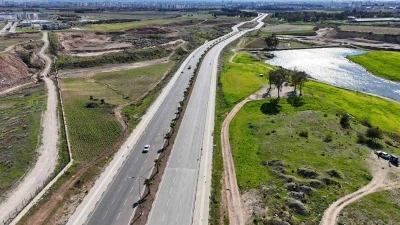 &Ccedil;ukurova &Uuml;niversitesi vatandaşın arazisini "işgal" etti, belediye "ka&ccedil;ak bulvar" yaptı
