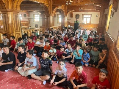 Cumayeri&rsquo;nde yaz Kur&rsquo;an kursu &ouml;ğrencilerine trafik bilinci eğitimi
