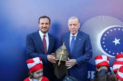 Cumhurbaşkanı Erdoğan&rsquo;a anlamlı hediye
