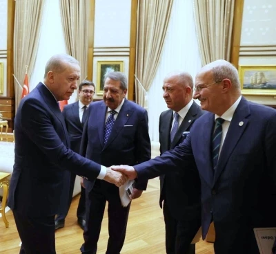 Cumhurbaşkanı Erdoğan, Ankara&rsquo;nın ekonomi akt&ouml;rlerini K&uuml;lliye&rsquo;de kabul etti
