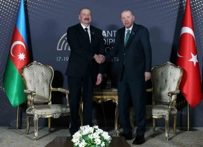 Cumhurbaşkanı Erdoğan, Azerbaycan Cumhurbaşkanı Aliyev ile bir araya geldi
