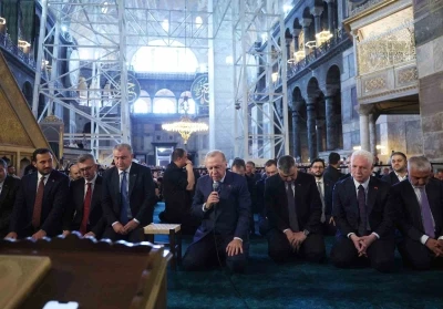 Cumhurbaşkanı Erdoğan, cuma namazını Ayasofya Camii&rsquo;nde kıldı, Kur&rsquo;an-ı Kerim okudu
