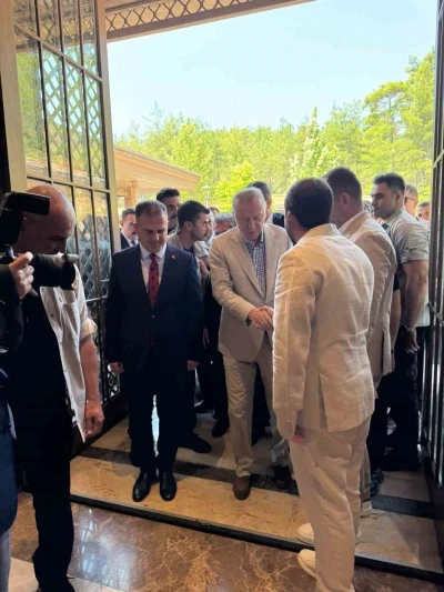 Cumhurbaşkanı Erdoğan cuma namazını Okluk Millet Camii’nde kıldı
