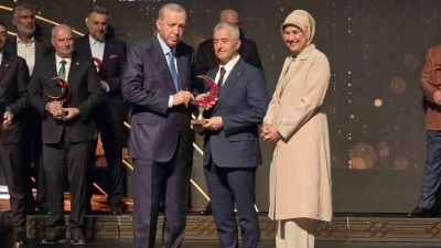 Cumhurbaşkanı Erdoğan&rsquo;dan Tahmazoğu&rsquo;na birincilik &ouml;d&uuml;l&uuml;