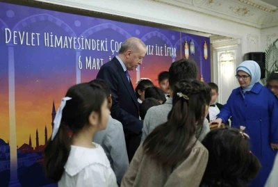 Cumhurbaşkanı Erdoğan, devlet himayesindeki &ccedil;ocuklarla g&ouml;n&uuml;l sofrasında buluştu
