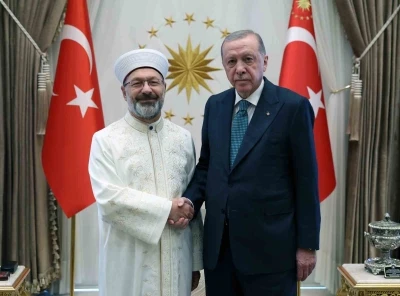 Cumhurbaşkanı Erdoğan eski Diyanet İşleri Başkanı Prof. Dr. Erbaş’ı kabul etti
