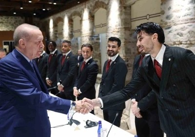 Cumhurbaşkanı Erdoğan, Galatasaray Futbol Takımı oyuncularını ve teknik heyetini kabul etti
