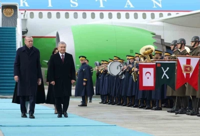Cumhurbaşkanı Erdoğan, &Ouml;zbekistan Cumhurbaşkanı Mirziyoyev&rsquo;i havalimanında karşıladı
