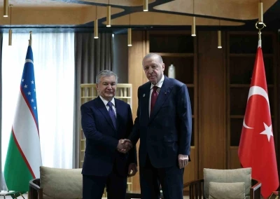 Cumhurbaşkanı Erdoğan, &Ouml;zbekistan Cumhurbaşkanı Mirziyoyev ile g&ouml;r&uuml;şt&uuml;
