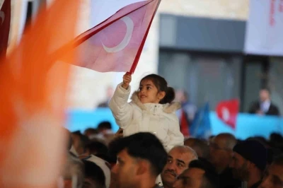 Cumhurbaşkanı Erdoğan: &quot;350 bin 178 bağımsız bölümün anahtarlarını hak sahibi kardeşlerimize takdim etmiş oluyoruz&quot;
