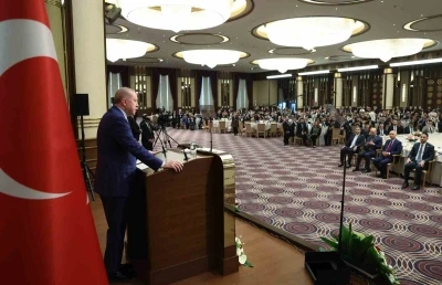 Cumhurbaşkanı Erdoğan: "Avrupa T&uuml;rk toplumunu kimseye ezdirmeyiz, ezmeye &ccedil;alışan kifayetsizlere de hadlerini pekala bildiririz"
