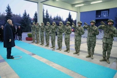 Cumhurbaşkanı Erdoğan: "Bu topraklarda huzur ve barış i&ccedil;inde yaşamak istiyorsak caydırıcılığımızı s&uuml;rekli arttırmak zorundayız"
