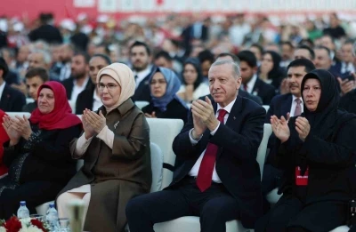 Cumhurbaşkanı Erdoğan: "Ter&ouml;r &ouml;rg&uuml;tleri i&ccedil;in artık deniz t&uuml;kenmiştir"
