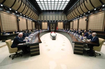 Cumhurbaşkanı Erdoğan: "(Yunanistan) Mevcut meseleler &ccedil;etrefil olmakla birlikte uluslararası hukuk temelinde &ccedil;&ouml;z&uuml;ms&uuml;zde değildir"
