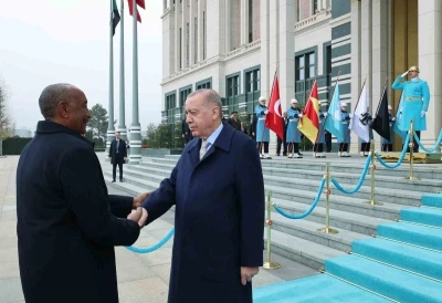 Cumhurbaşkanı Erdoğan, Sudan Egemenlik Konseyi Başkanı  el Burhan&rsquo;ı resmi t&ouml;renle karşıladı
