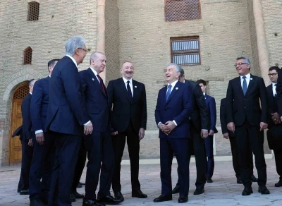 Cumhurbaşkanı Erdoğan T&uuml;rkistan&rsquo;da k&uuml;lt&uuml;rel geziye katıldı
