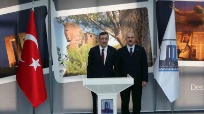 Cumhurbaşkanı Yardımcısı Cevdet Yılmaz, &Ccedil;anakkale Valiliğini ziyaret etti
