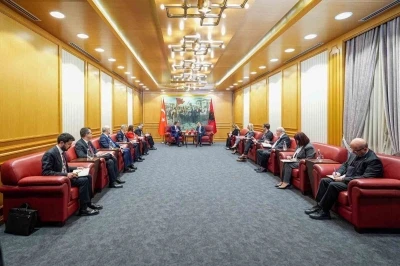 Cumhurbaşkanı Yardımcısı Yılmaz, Arnavutluk Cumhurbaşkanı Begaj ile görüştü
