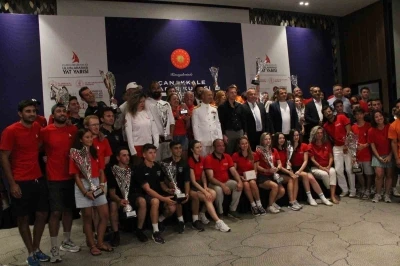 Cumhurbaşkanlığı 6. Uluslararası Yat Yarışları Çanakkale etabında kazananlar ödüllerini aldı
