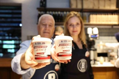 Cumhuriyet’in sıcaklığı Bursa’da paylaşıldı
