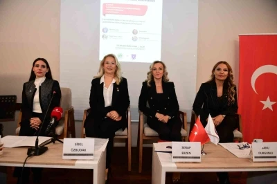 Cumhuriyetin Eğitimci İlk Kadın Milletvekilleri Osmangazi’de Konuşuldu
