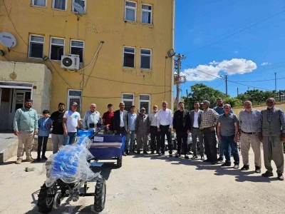 &Ccedil;&uuml;ng&uuml;ş&rsquo;te &ccedil;ift&ccedil;ilere tarım aletleri hibe edildi
