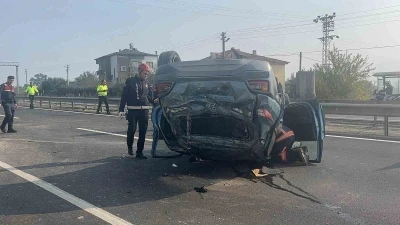 D-650’de otomobil takla attı: 2 yaralı
