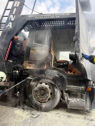 D100 &ccedil;ekicide &ccedil;ıkan yangını itfaiye s&ouml;nd&uuml;rd&uuml;
