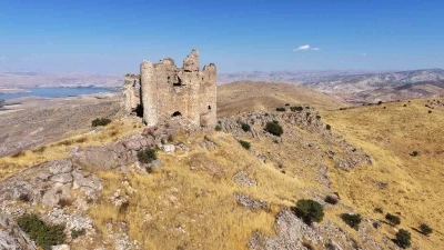 Dağcılar ve tarih tutkunları bin yıllık Mor Ahron Manastırı’nda buluştu
