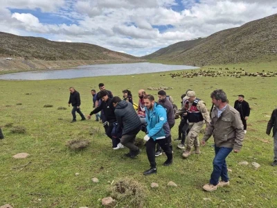 Dağlık alanda d&uuml;şerek yaralanan şahsı ekipler kurtardı
