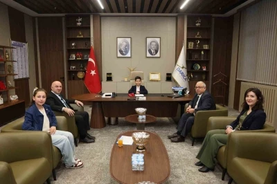 Darıca&rsquo;da makam koltuğu geleceğin başkanlarına devredildi
