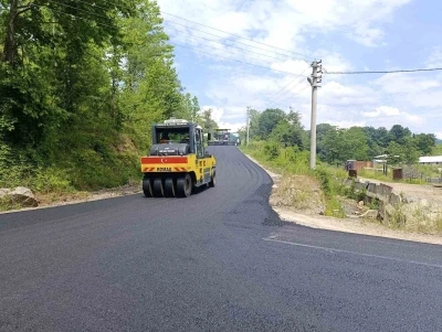 Darıyeri Hasanbey K&ouml;y&uuml;&rsquo;nde sıcak asfalt &ccedil;alışmaları tamamlandı
