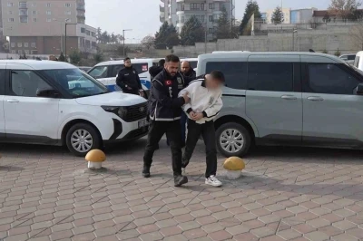 Darp, gasp, şantaj: &Ccedil;ıplak g&ouml;r&uuml;nt&uuml;leri i&ccedil;in 100 bin lira istediler
