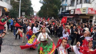 Dat&ccedil;a &lsquo;Badem &Ccedil;i&ccedil;eği Festivali&rsquo; devam ediyor
